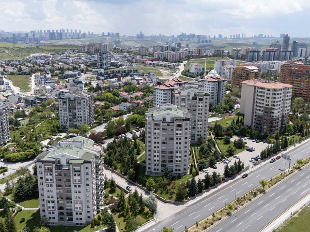 YAŞAMKENT GÜLBENG SİTESİNDE SATILK DAİRE 4+1