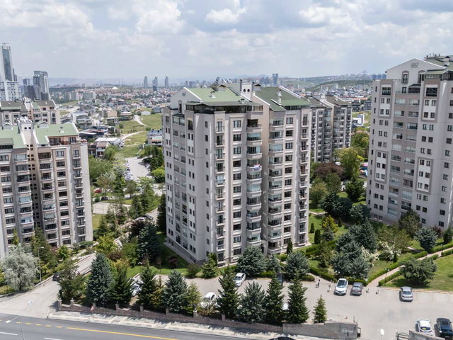 YAŞAMKENT GÜLBENG SİTESİNDE SATILK DAİRE 4+1
