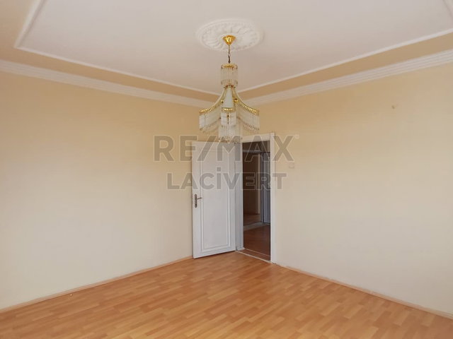 RE/MAX LACİVERT'TEN A.GAZİ'DE SATILIK 2+1 DAİRE
