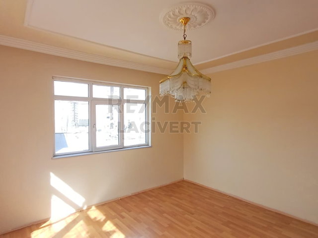 RE/MAX LACİVERT'TEN A.GAZİ'DE SATILIK 2+1 DAİRE