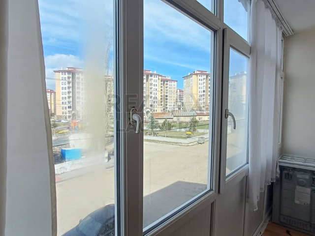 RE/MAX LACİVERT'TEN A.GAZİ'DE SATILIK 2+1 DAİRE