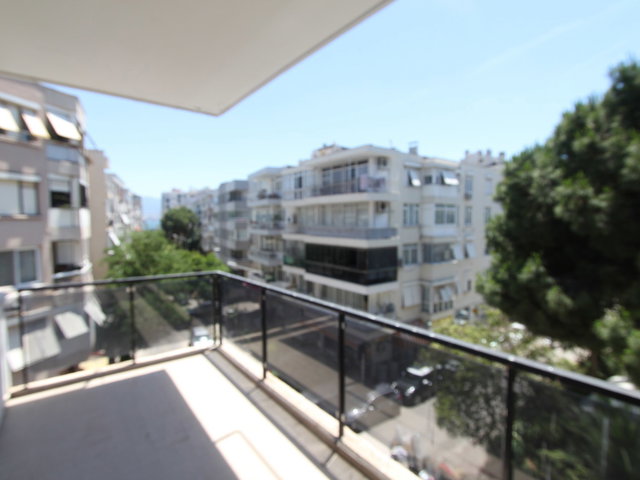 AKSOY FAZILBEY CADDESİ ÜZERİNDE DENIZE 300 METRE MESAFEDE  3+1 EŞYALI KİRALIK DAİRE