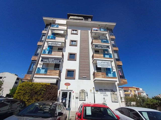 REMAX YAZ'DAN SAVAŞTEPE CADDESİ ÜZERİNDE EŞYALI KİRALIK OFİS