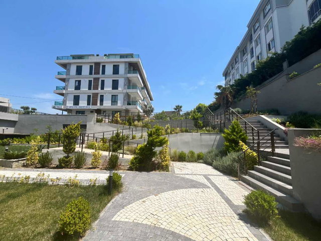REMAX SATILIK İLKE 236 SİTESİ 1+1 KİRACISIZ ARAKAT DAİRE