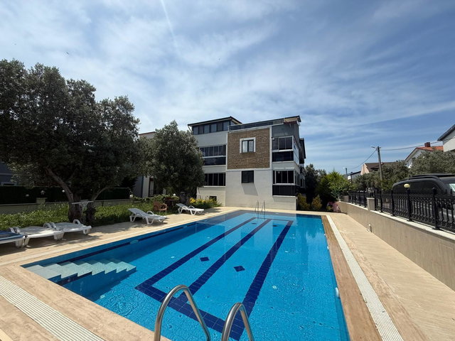 RE/MAX İNCİ'DEN ERDEK ÇUĞRA'DA HAVUZLU SİTEDE MASRAFSIZ DUBLEKS DAIRE