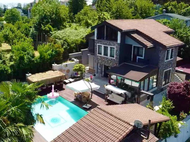 REŞADIYE' DE MÜSTAKIL 6+2 SATILIK VILLA 1900 M2 ARSA HAVUZLU