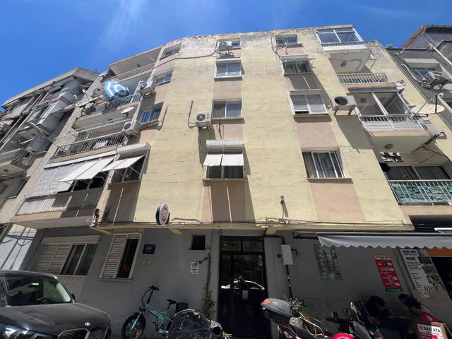 13 KARŞIYAKA TUNA MAHALLESİ’NDE MERKEZİ KONUMDA, KİRACILI 2+1 DAİRE