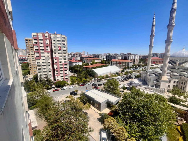 REMAX MAHALDEN BEYLİKDÜZÜ KOLAN HASTANESİ YANI 3+1 SATILIK DAİRE