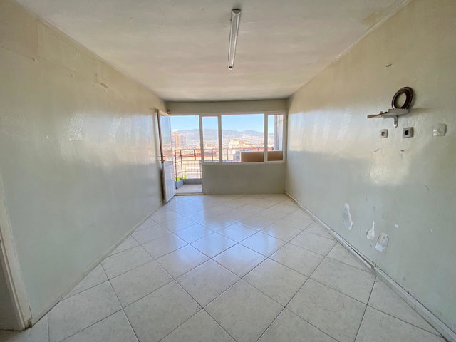 BORNOVA BİRLİK MAHALLESİ'NDE CAZİP FİYATLI SATILIK DAİRE!