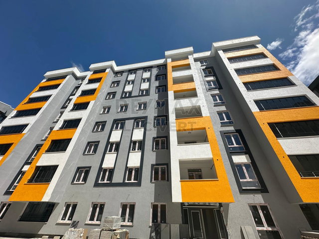 RE/MAX LACIVERT'TEN OSMAN BEY KONUTLARI'NDA SATILIK 2+1 SAIRE