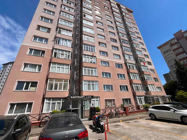 BEYLİKDÜZÜ BARIŞ MAHALLESİ DE SATILIK 3+1 BOŞ DAİRE