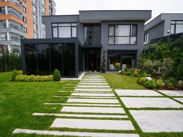 BAĞYUVA CADDESI SITEDE ULTRA LÜKS AKILLI VILLA / REMAX ENBATI
