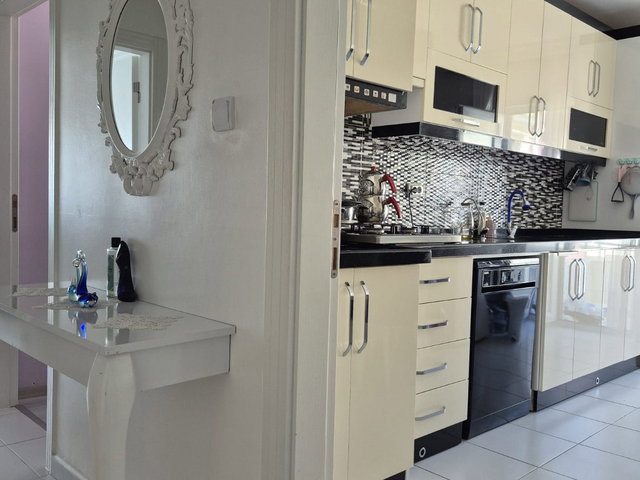 SİNCAN'DA SİTE İÇERİSİNDE SATILIK 3+1 FIRSAT DAİRE