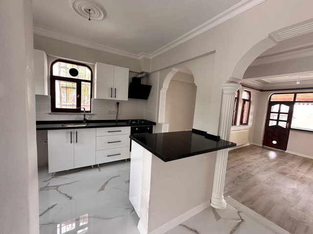 REMAX ADVANTAGE GÖLCÜK DONANMA MH. DENİZ MANZARALI SATILIK VİLLA