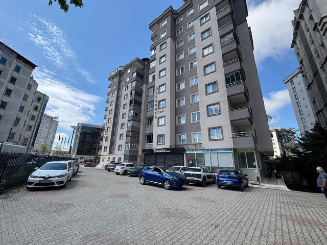 ÖZUĞUR SİTESİ'NDE  METROBÜSE 10 DK 3+1  KİRALIK BALKONLU DAİRE