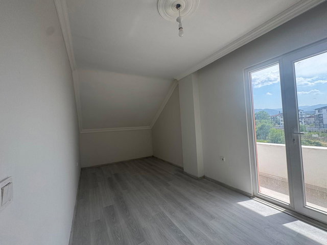 REMAX DREAM'DEN KARTEPE'DE KİRALIK 3+1 DUBLEKS DAİRE