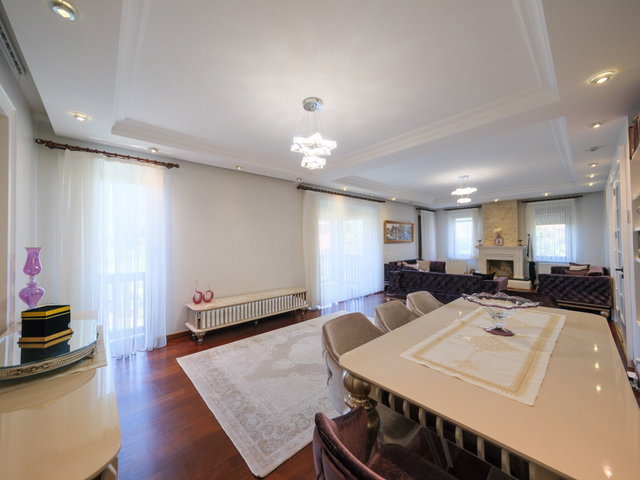 TEPEÖREN'DE SULTAN KONAKLARINDA 5+2 SATILIK VILLA