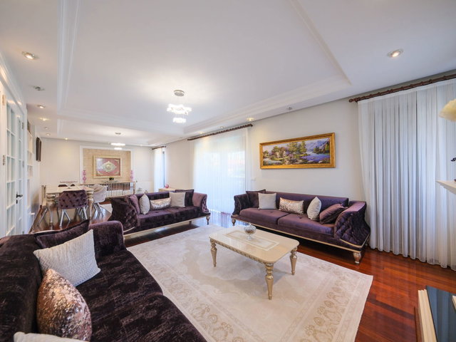TEPEÖREN'DE SULTAN KONAKLARINDA 5+2 SATILIK VILLA