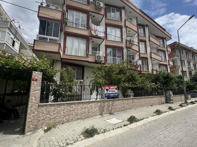REMAX CADDE’DEN ÇALIKUŞU SOKAK DA 2+1