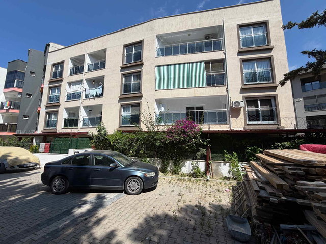 KUŞADASI DAVUTLAR'DA MERKEZDE YENİ BİNADA 2+1 DAİRE