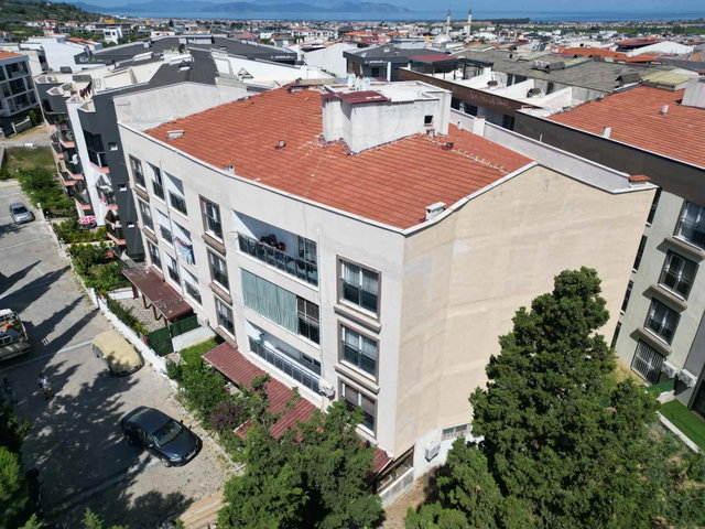 KUŞADASI DAVUTLAR'DA MERKEZDE YENİ BİNADA 2+1 DAİRE