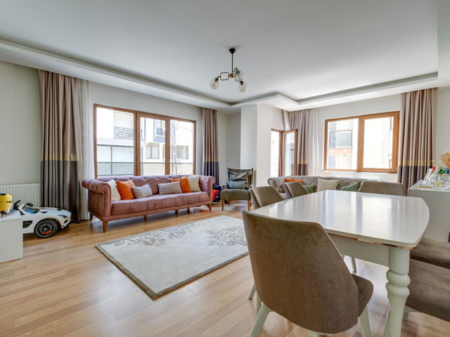 MEHMET AKİF MAH KONFORLU YAŞAM SUNAN  3+1 135 M2 DAİRE SATILIK