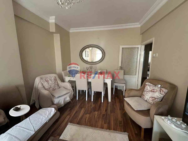 FATİH SAMATYA'DA SATILIK 3+1 ÇOK TEMİZ DAİRE
