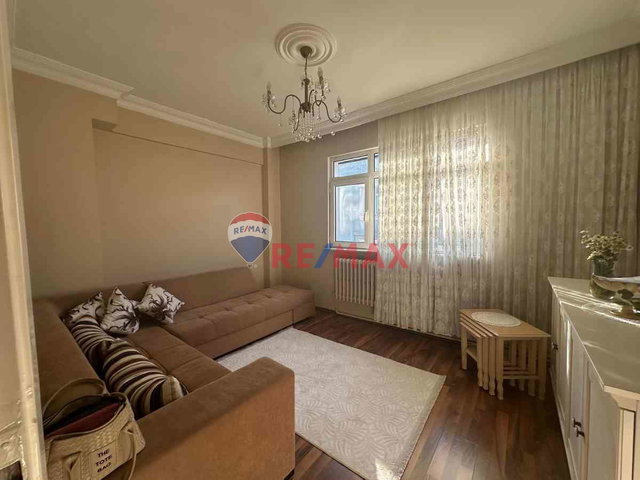 FATİH SAMATYA'DA SATILIK 3+1 ÇOK TEMİZ DAİRE