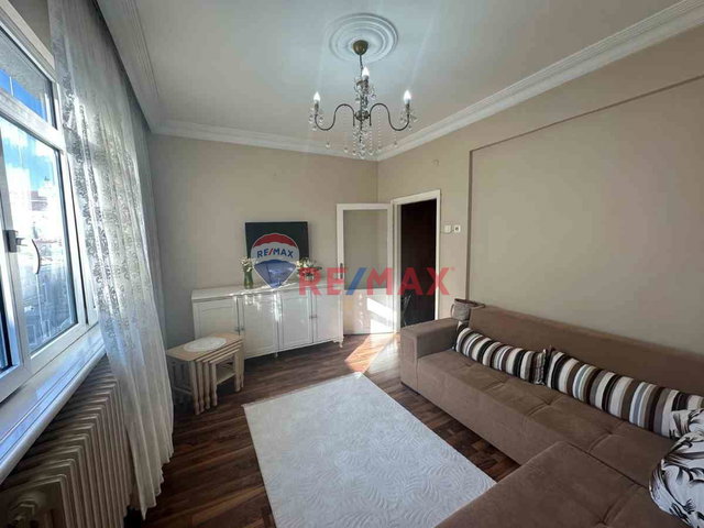 FATİH SAMATYA'DA SATILIK 3+1 ÇOK TEMİZ DAİRE