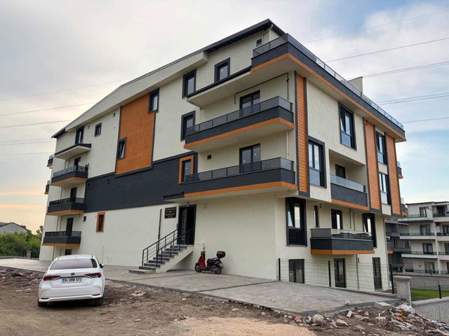 YEŞILYURT'TA ARAKAT 3+1 SATILIK DAIRE