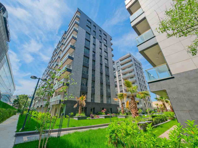 EMPIRE BEYLİKDÜZÜ PROJESİNDE BALKONLU 1+1 SATILIK DAİRE
