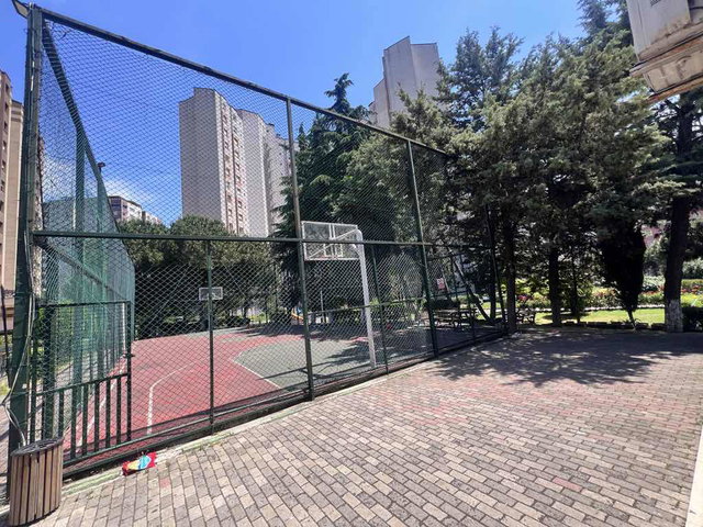 BEYLİKDÜZÜ PARLAMENTERLER SİTESİNDE KİRALIK 3+1 DAİRE