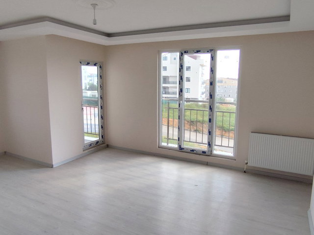 ÇAYIROVA AKSE'DE ASANSÖRLÜ, SPOR SALONLU 3+1 ARAKAT DAİRE