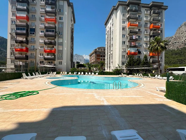 SARISU TENİS RESORT'TE SATILIK ARA KAT 3+1 DAİRE
