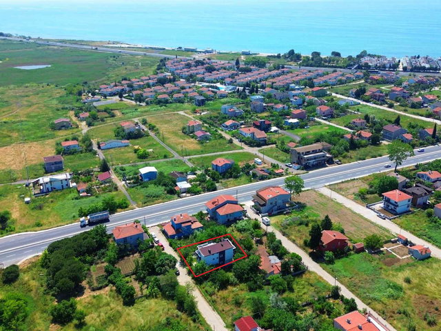 TEKİRDAĞ ÇORLU YENICE'DE DENIZ MANZARALI 400 M² KIRALIK TRIPLEX