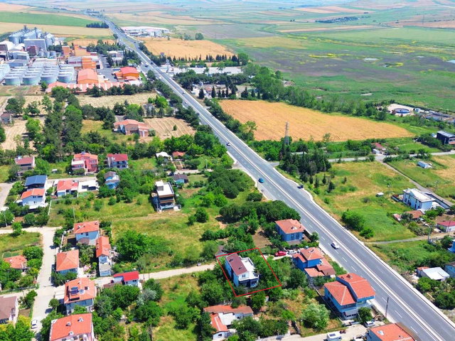 TEKİRDAĞ ÇORLU YENICE'DE DENIZ MANZARALI 400 M² KIRALIK TRIPLEX