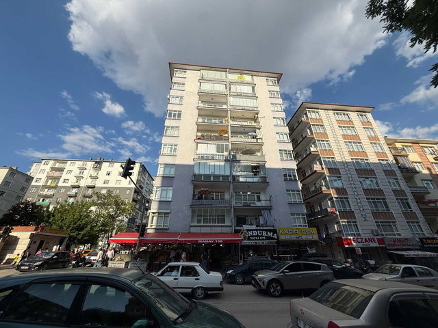 DEMETGÜL MAHALLESİ METRO YAKINI BAKIMLI 3+1 SATILIK DAİRE