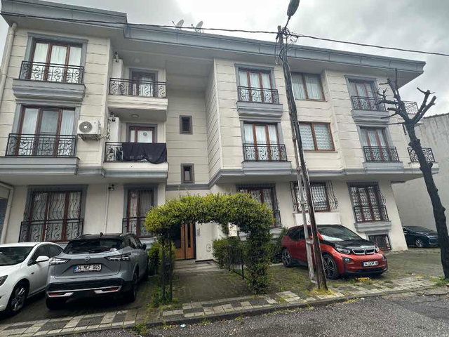 ÜMRANİYE AŞAĞI DUDULLU METRO DURAĞINA YAKIN 2+1 SATILIK DAİRE