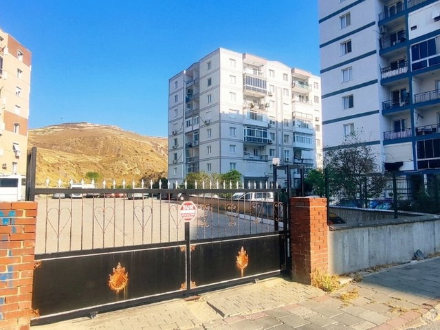 ÇIĞLI CUMHURIYET'TE ARA KAT GENIŞ 3+1 SATILIK DAIRE