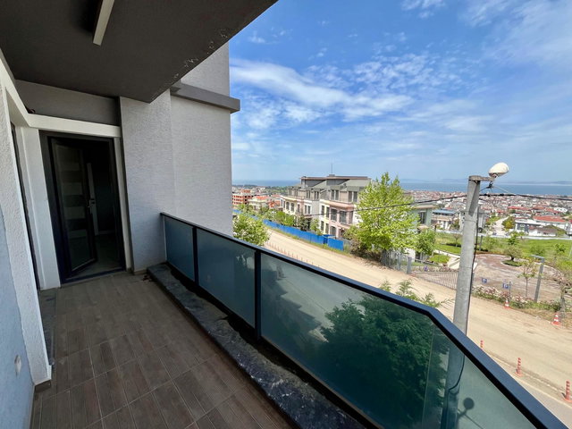 RE/MAX'DAN ÇİFTLİKKÖY'DE DENİZ VE DOĞA MANZARALI SAT. 3+1 DAİRE