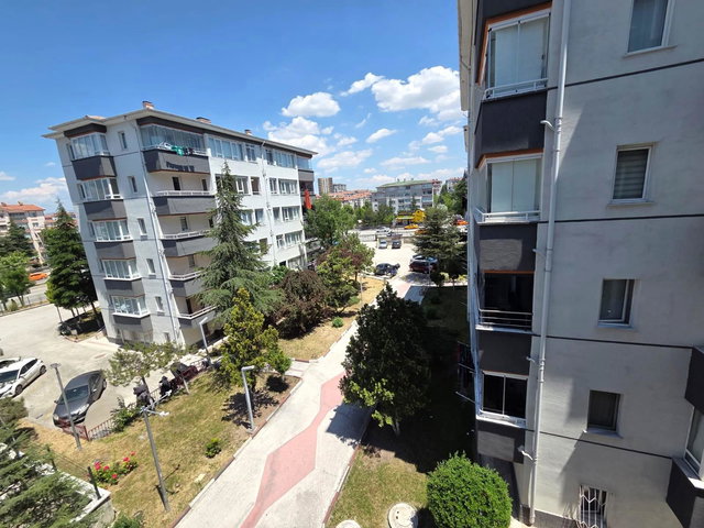 SİNCAN AHİ MESUT BULVAR CEPHELİ SATILIK DAİRE 3+1