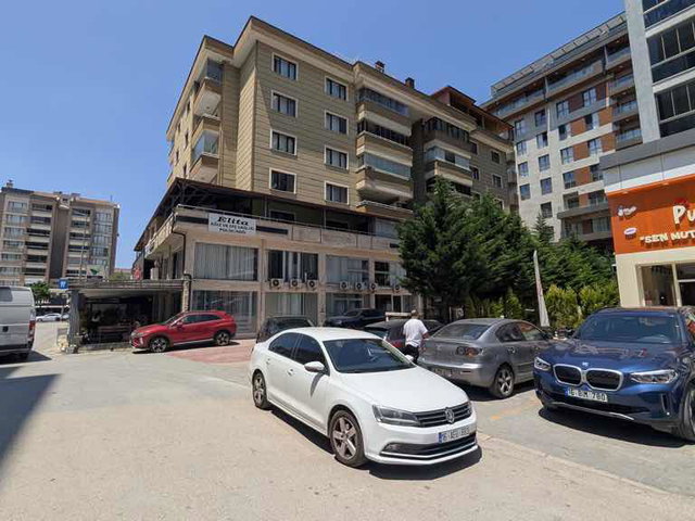 REMAX BEYAZ'DAN ÖZLÜCE BULVARINDA ÖZEL TASARIM SATILIK 4+1 DUBLEX DAIRE