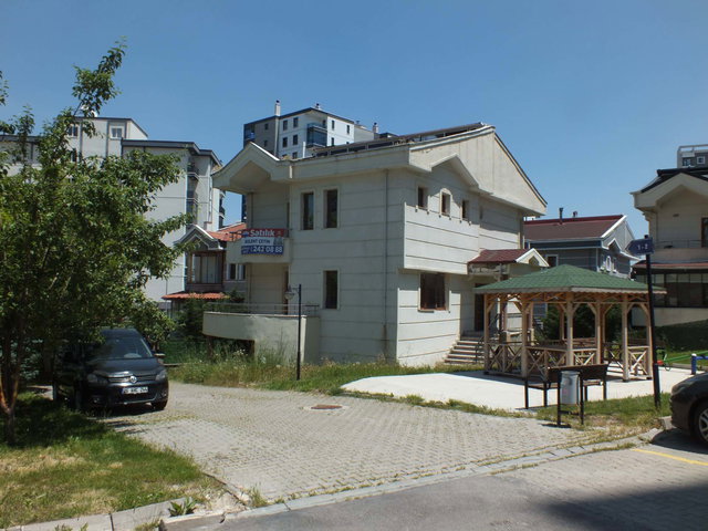 BAĞLİCA NATAMAM VİLLA  6+2
