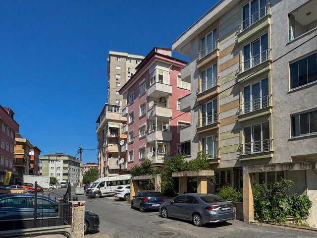 ATAŞEHİR İNÖNÜ’DE METROYA YAKIN  YENİLENMİŞ SATILIK 2+1 DAİRE