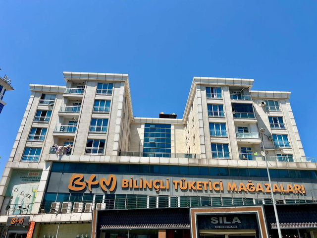 ESENYURT MEYDAN’DA MERKEZİ KONUMDA GENİŞ VE FERAH 2+1 SATILIK DAİRE