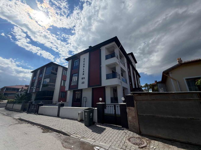 REMAX DEM'DEN BAHÇELİEVLER MAH ULTRA LÜX ARA KAT  SATILIK DAİRE