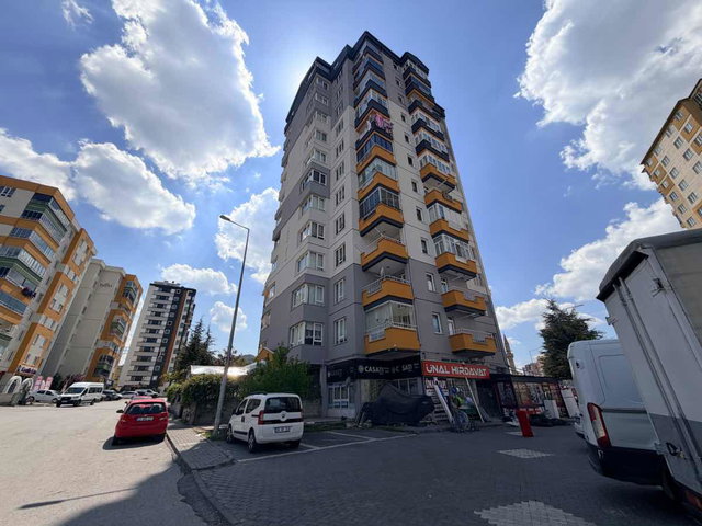 ESENTEPE'DE HARIKA KONUMDA 3+1 SATILIK GENIŞ DAIRE