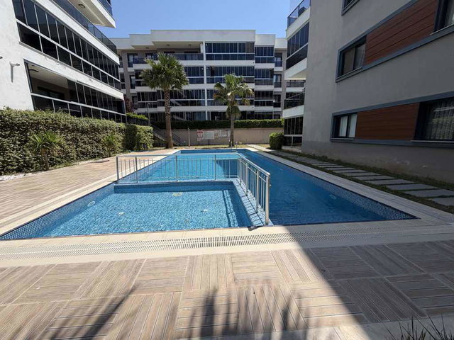 MENDERES BARBAROS MAH HAVUZLU SİTEDE KİRALIK 2+1 BAHÇE KATI DAİRE