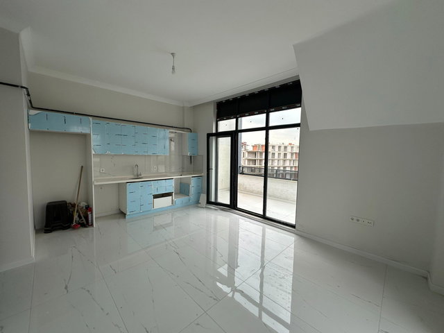 BAŞISKELE YUVACIK'TA SATILIK 1+1 ÇATI DUBLEKS DAIRE ASANSÖRLÜ