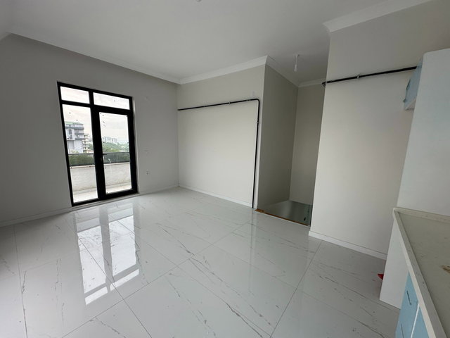 BAŞISKELE YUVACIK'TA SATILIK 1+1 ÇATI DUBLEKS DAIRE ASANSÖRLÜ